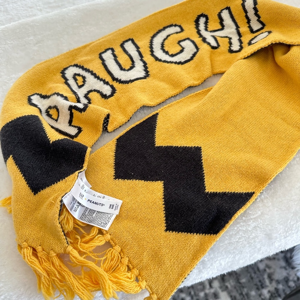 Gap Kids Peanuts Scarf